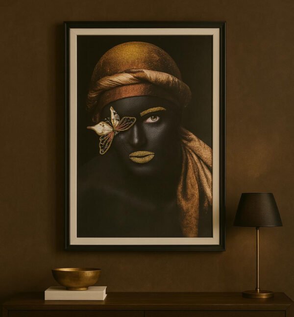 62x82cm Siyah Çerçeveli Sim İşlemeli Dekoratif Kadın Kanvas Tablo - ART1997