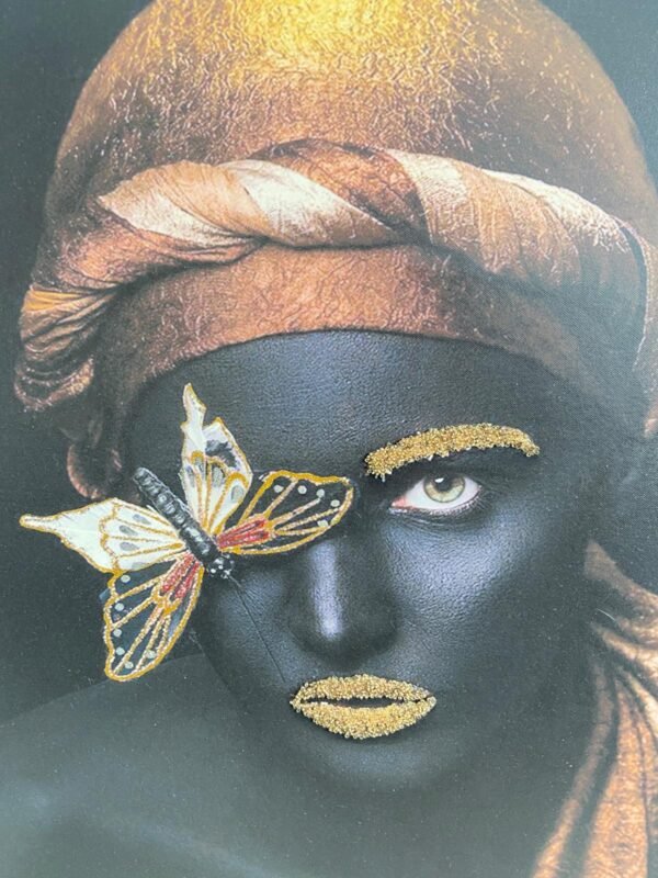 62x82cm Siyah Çerçeveli Sim İşlemeli Dekoratif Kadın Kanvas Tablo - ART1997